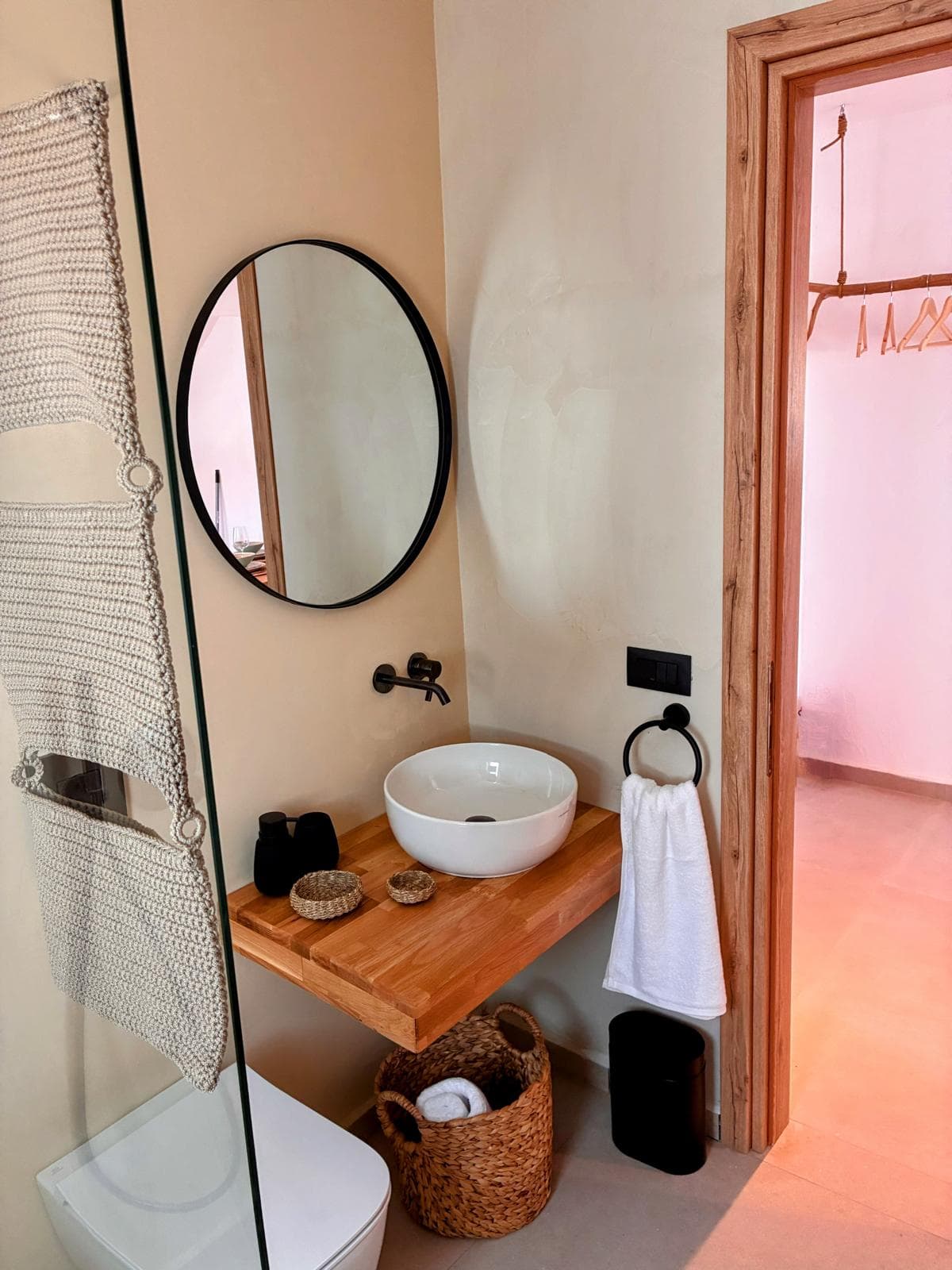 Jasmine — Bathroom 3
