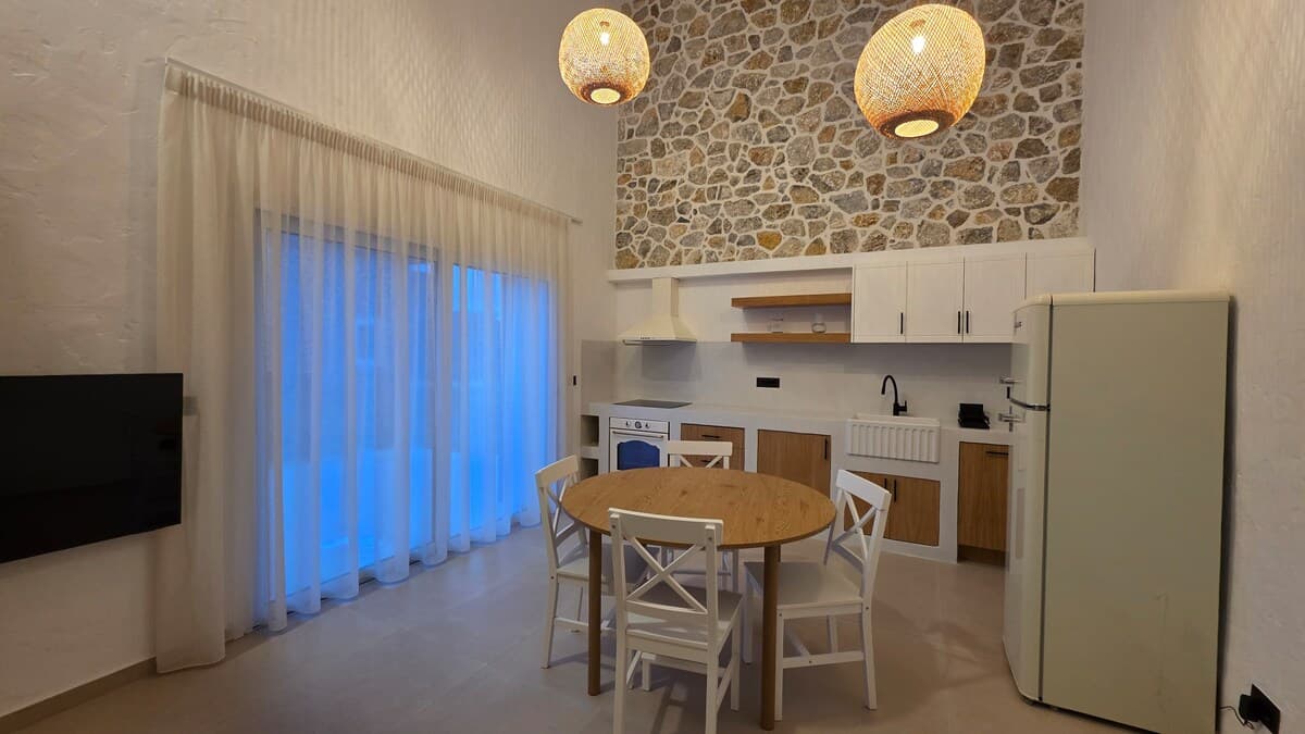 Lemoni — Dining 1