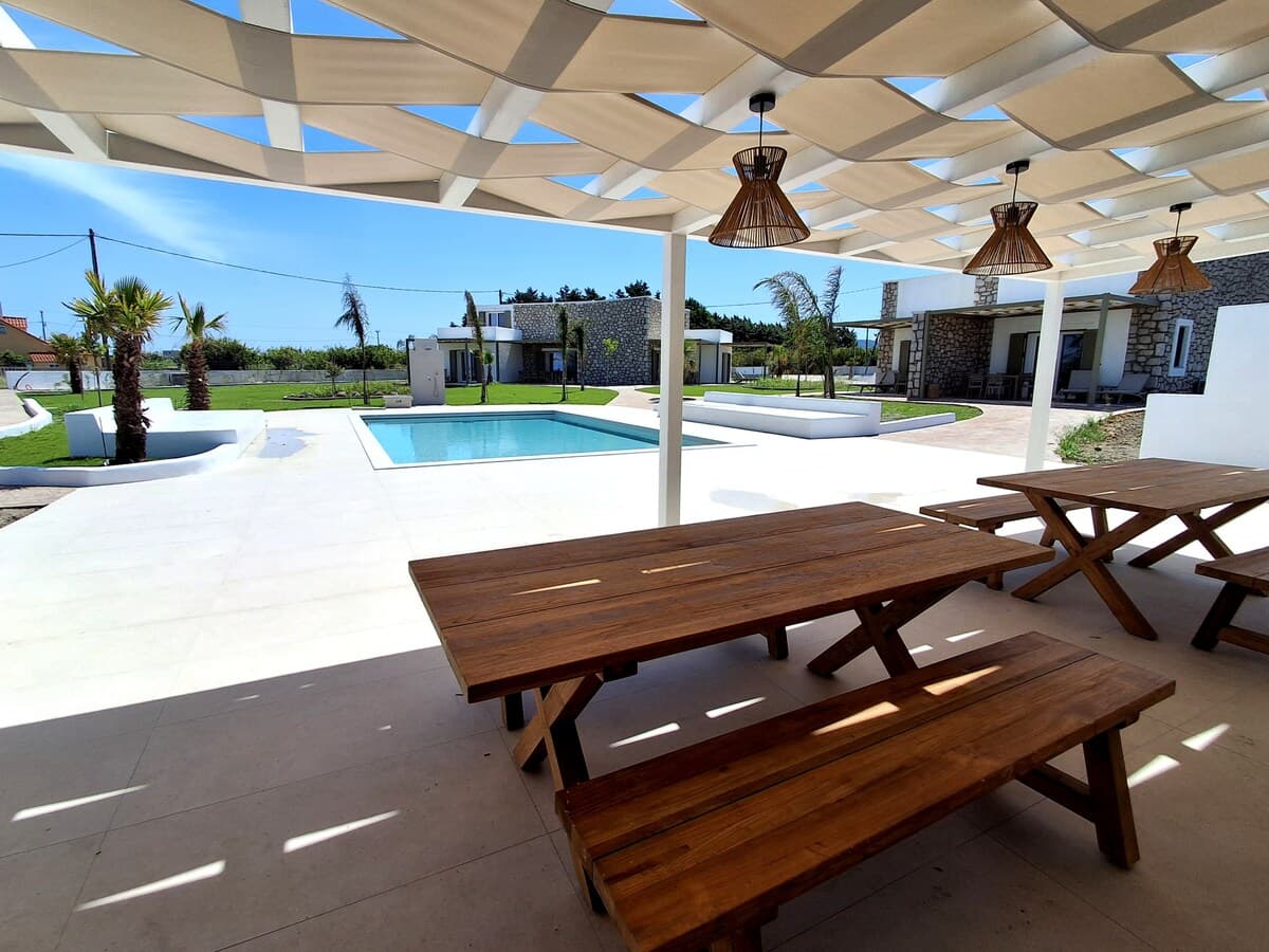 Lemoni — Garden & pool 3