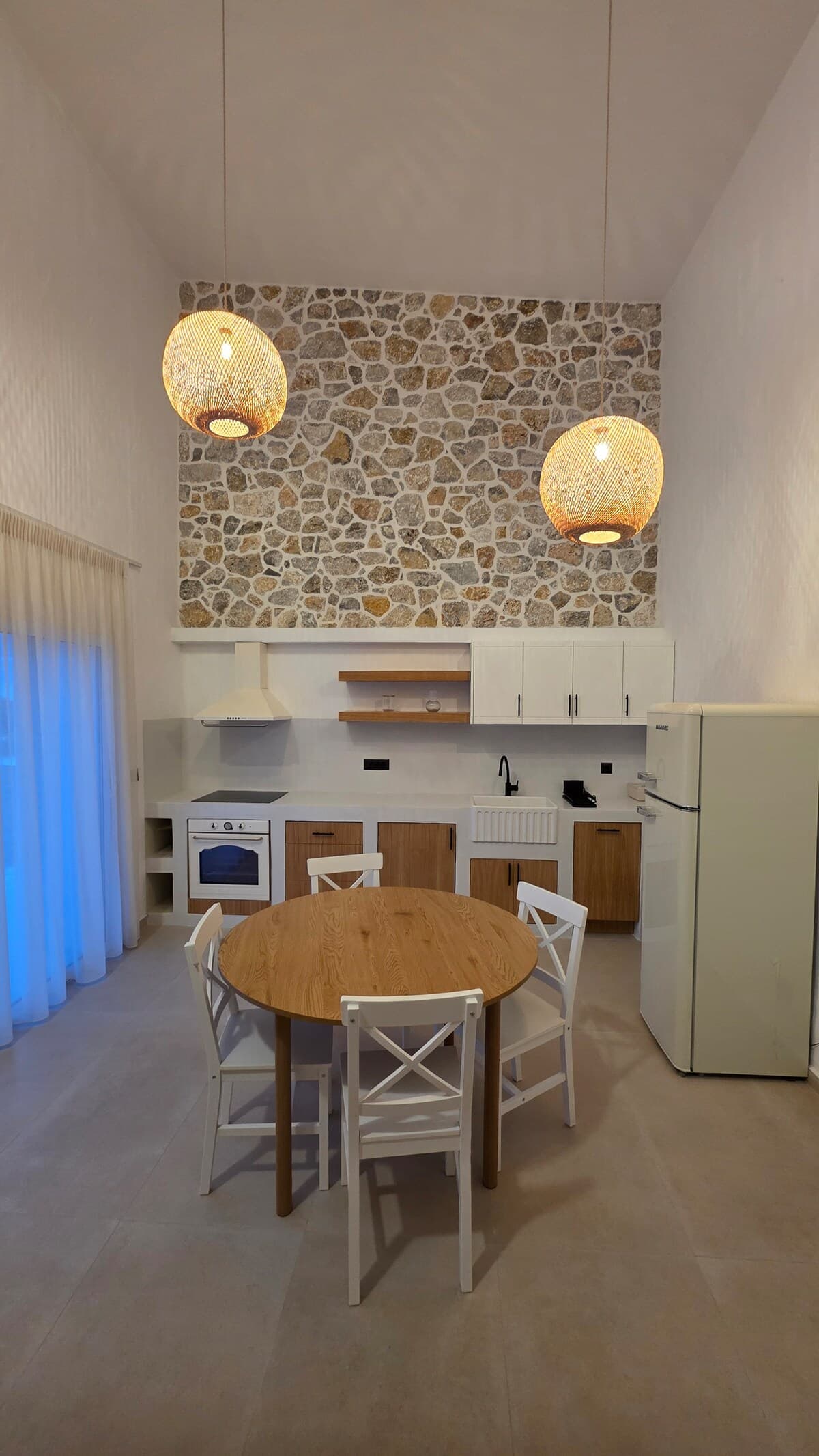 Lemoni — Dining 2