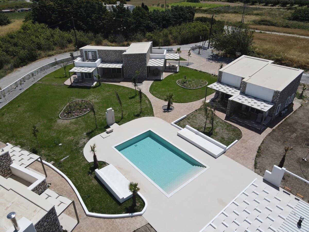 Olive — Exterior 1