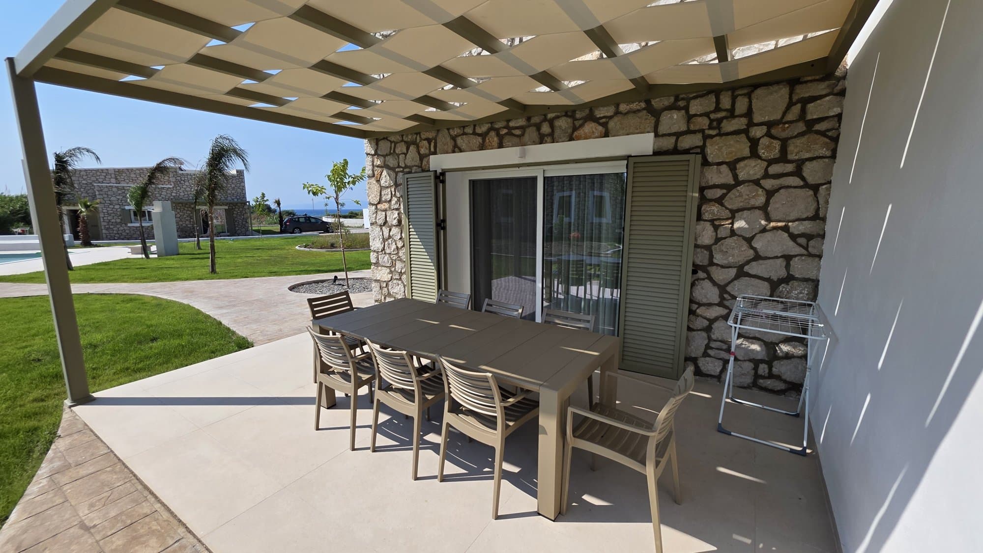 Olive — Giardino e piscina 1