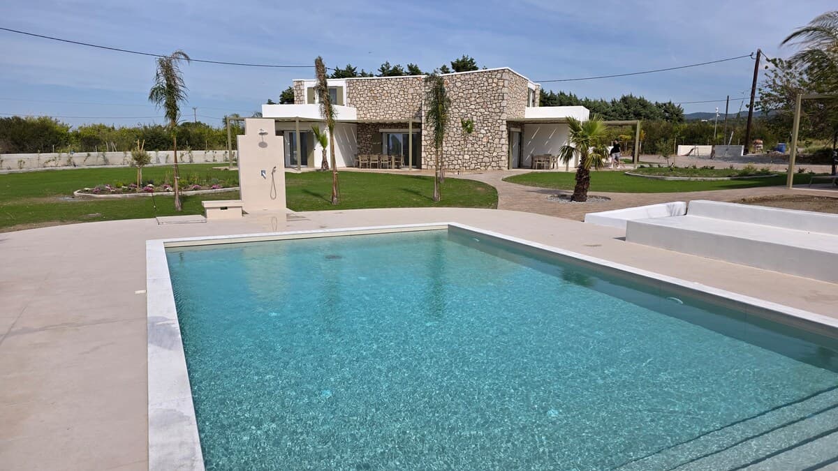 Sykia — Garden & pool 4